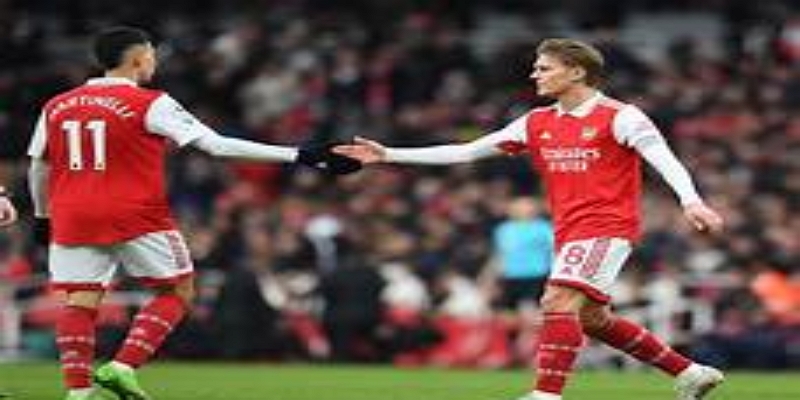 泰勒的声音与记忆交织：三十年的英超解说旅程-在线百家乐